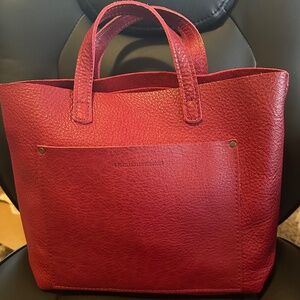 New Portland Leather 🦄 Medium Classic Crossbody